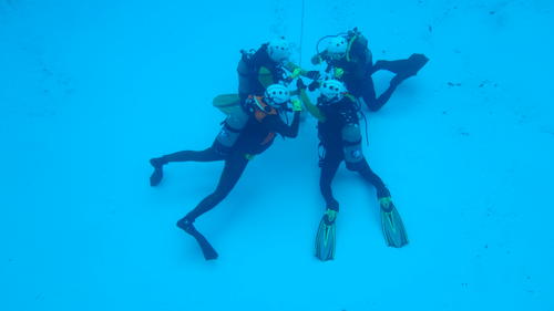 水深約5mの水底に到着した写真