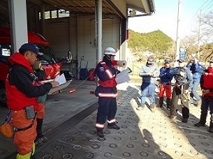 入山準備をしている写真