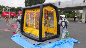 除染テント設置完了