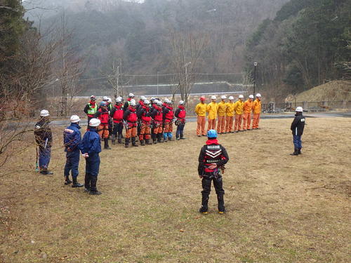 青梅消防署山岳救助隊と埼玉西部消防局山岳救助隊の開会式の様子