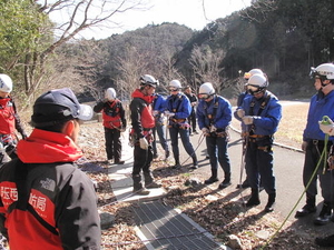 基本結索訓練の様子