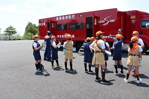 拠点機能形成車を見学