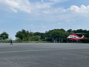 機体誘導