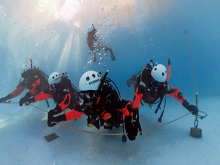 潜水救助訓練中の写真