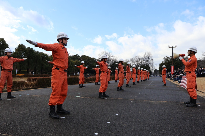 消防出初式の様子（救助基本訓練）